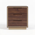 Houten nachtkastje met drie lades en een afmeting van 50 x 40 x 60cm